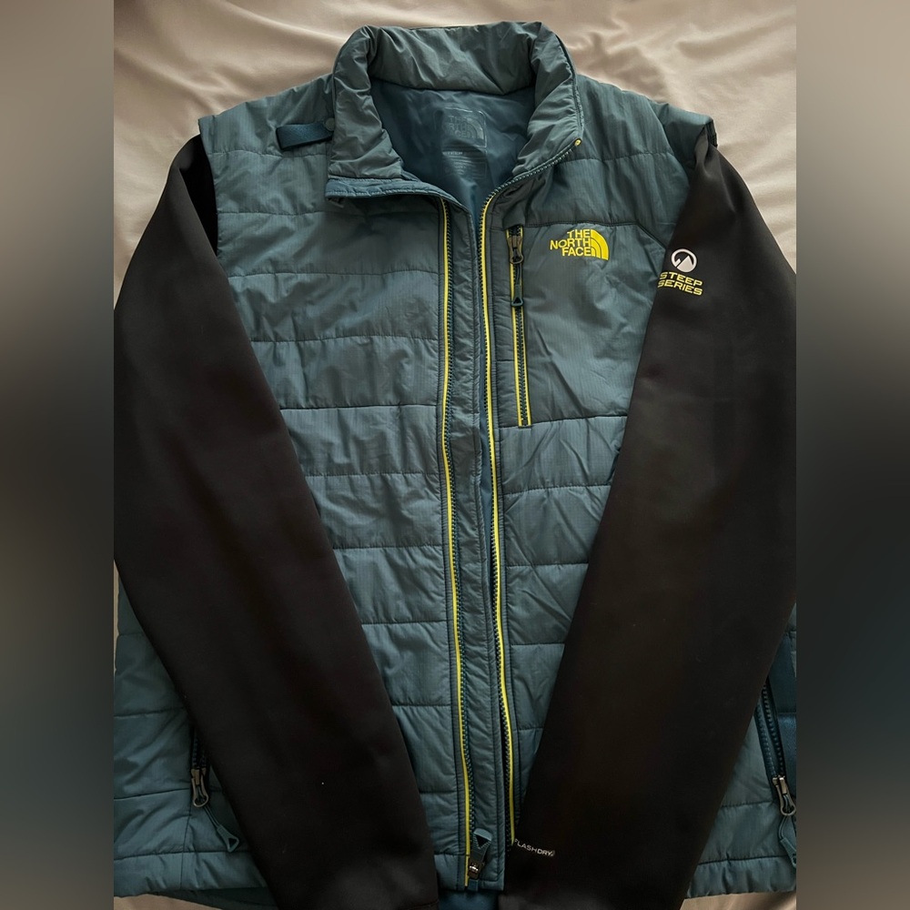 The North Face Men's Teal and Black Puffer Jacket